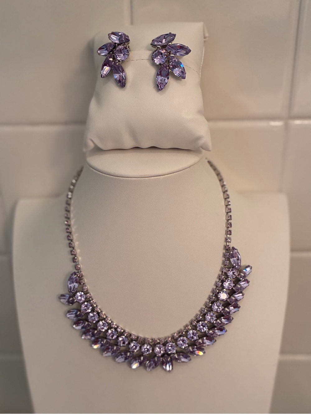 Vintage 1950s Lavender Rhinestone Statement Necklace and Earring Demi-Purare